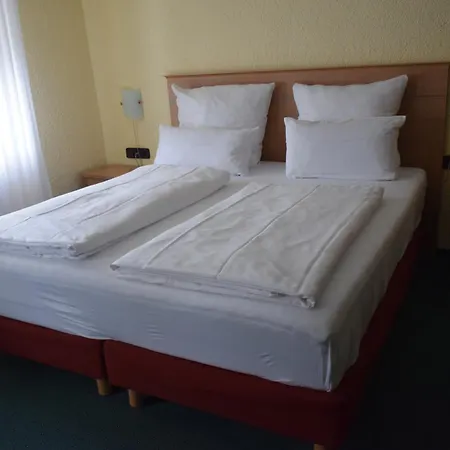 St. Paulushof Hotel *